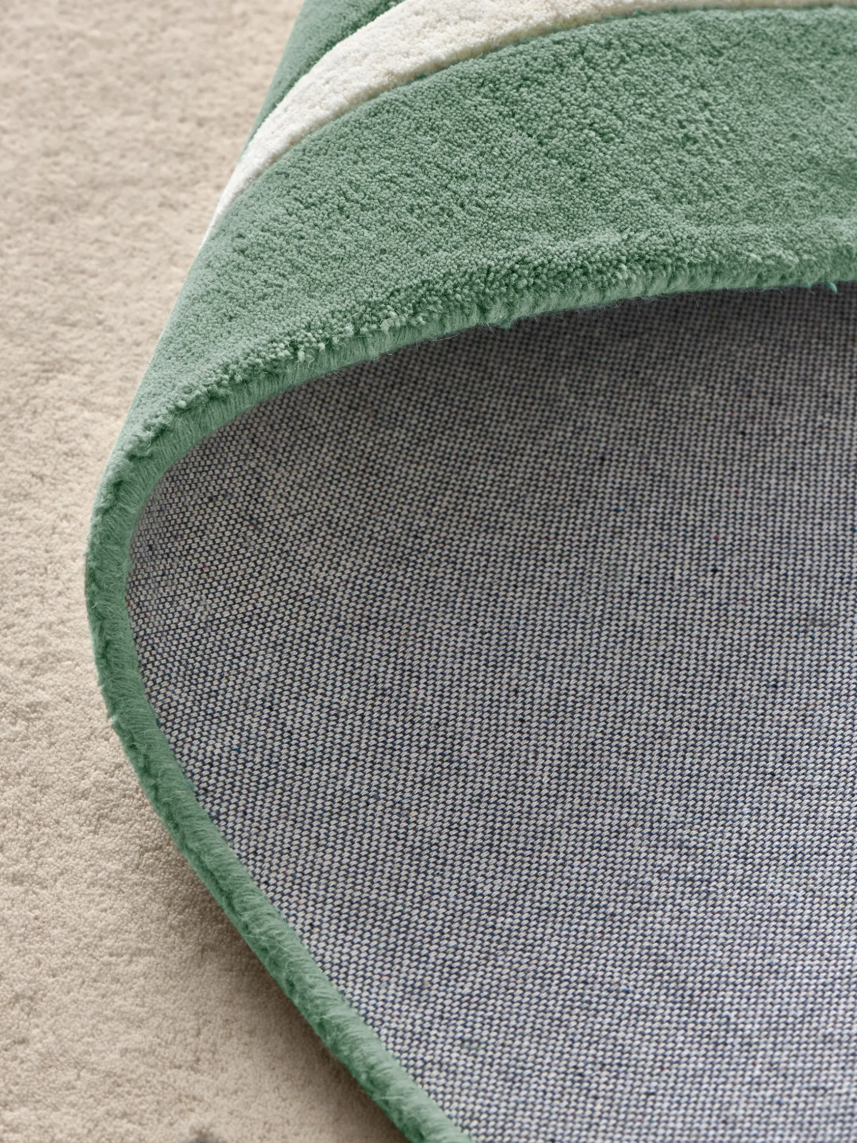 Green Chalfield Scallop Wool Tufted Rug