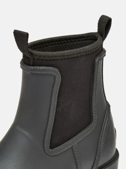 Oakfield Black Short Neoprene-Lined Wellies